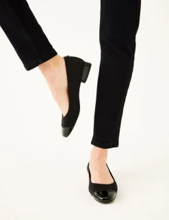 Discount Anne Klein Carlie Flat